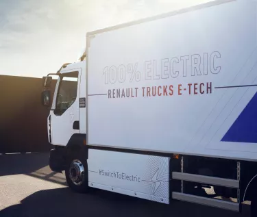 Renault Trucks D E-Tech parked